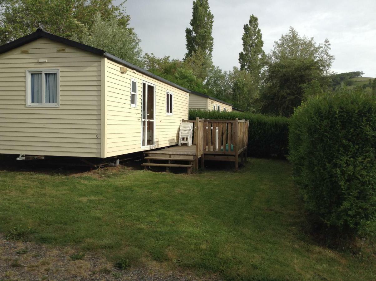 Camping Du Pont De St Gal Saint-Gal-sur-Sioule المظهر الخارجي الصورة