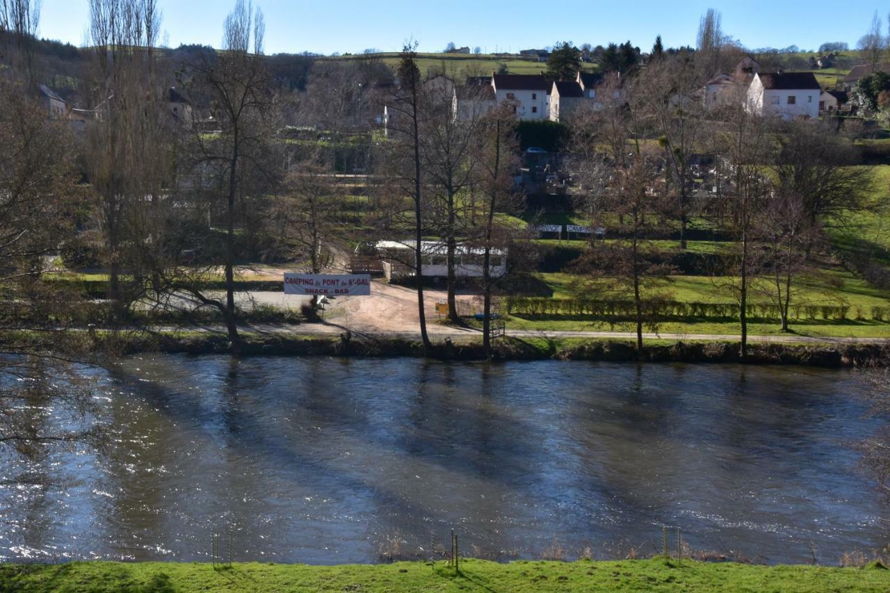 Camping Du Pont De St Gal Saint-Gal-sur-Sioule المظهر الخارجي الصورة